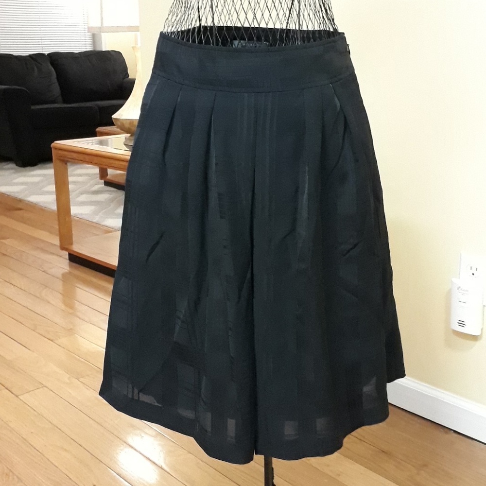 ANN TAYLOR Black Midi Skirt Fully Lined - Picture 3 of 8